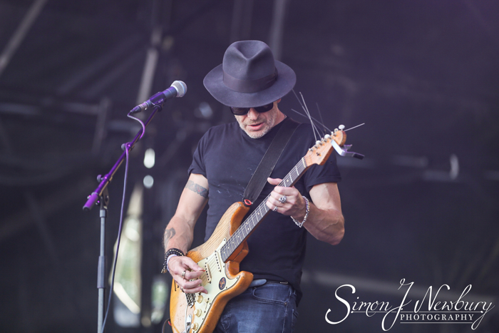 Cool Britannia Festival photo gallery - live music photography Knebworth