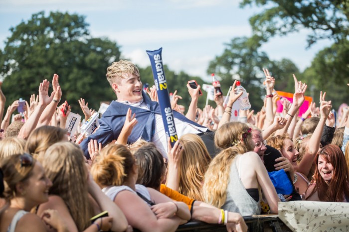 Live music photography. Cheshire music photographer. Professional photographer in Cheshire
