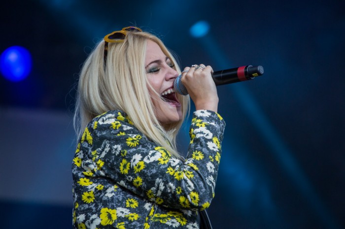 Live music photography. Cheshire music photographer. Professional photographer in Cheshire