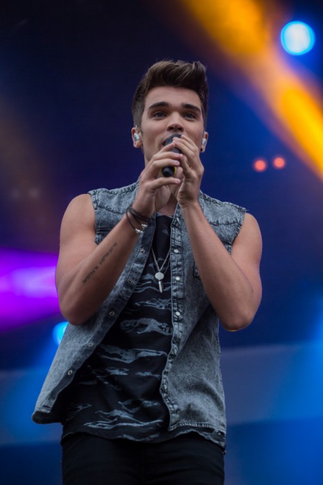 Live music photography. Cheshire music photographer. Professional photographer in Cheshire