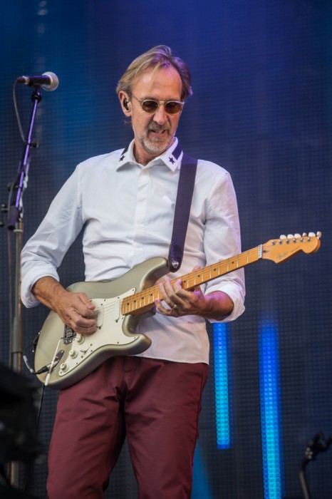 Live music photography. Cheshire music photographer. Professional photographer in Cheshire