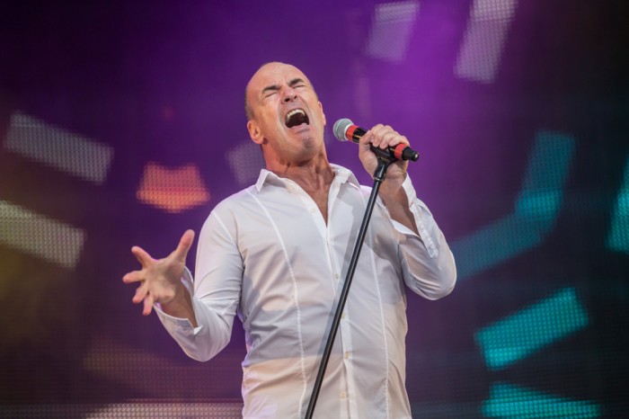 Live music photography. Cheshire music photographer. Professional photographer in Cheshire